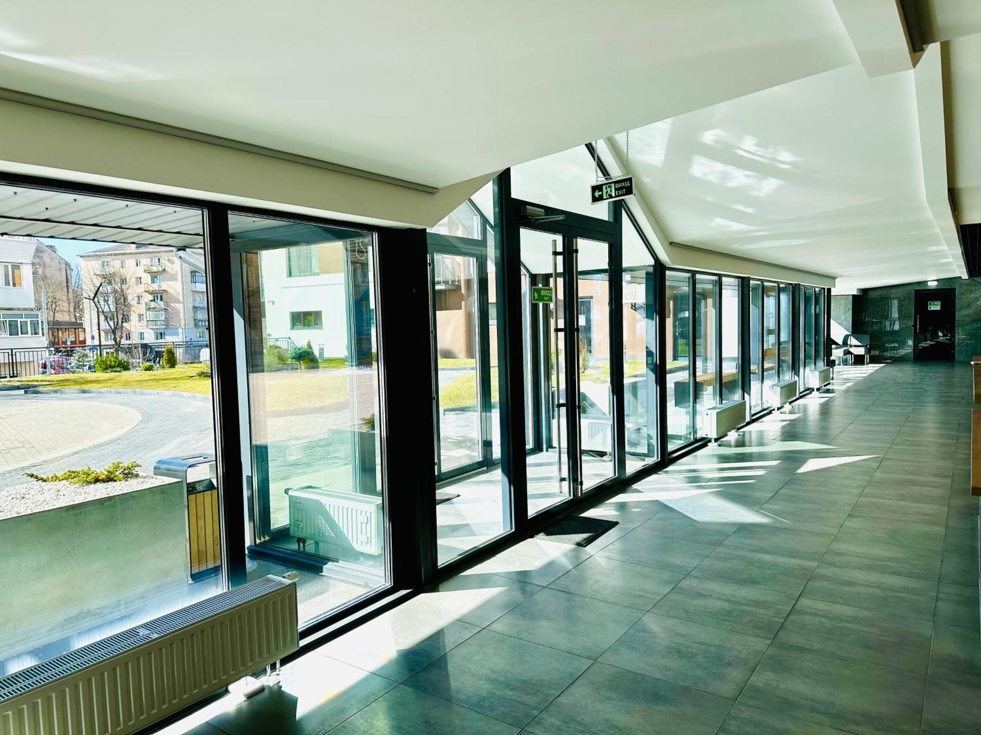 Modern Apartments With A Coffee Machine In The City Center, A View Of The City Rivne Buitenkant foto